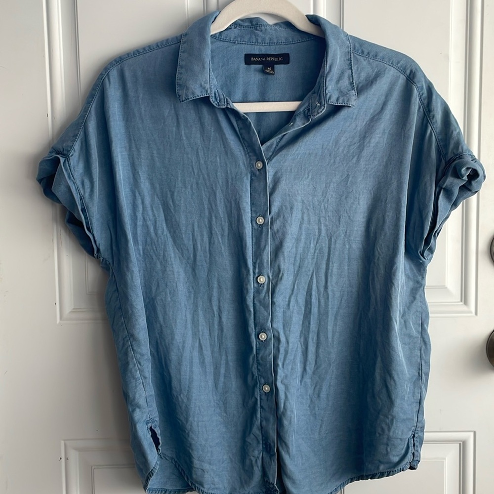 Banana Republic Womens Short Sleeve Button Up Chambray/Tencel - M